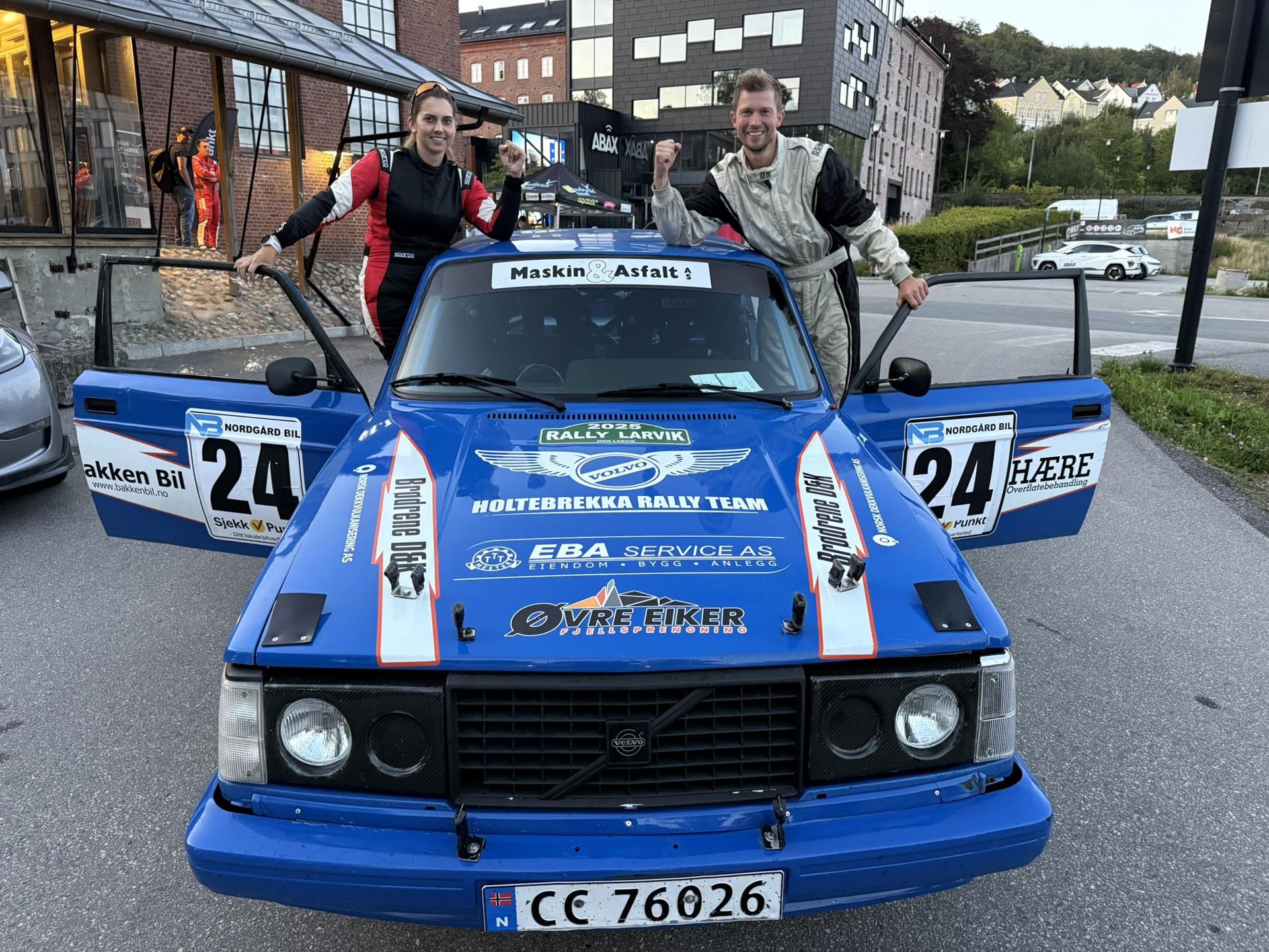 Det går fort på asfalten i Rally Larvik!